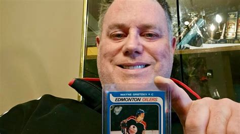 Man who won rare Gretzky card auction wants to sell to Gretzky .